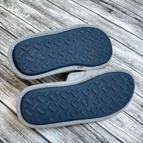 Levi's Men's Slippers Light Grey Gray with Dark Navy Blue Sherpa 8 9 Slip On - Picture 7 of 8